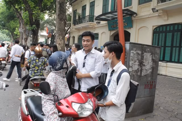 Khi các con cười tươi là khi cha mẹ nhẹ lòng