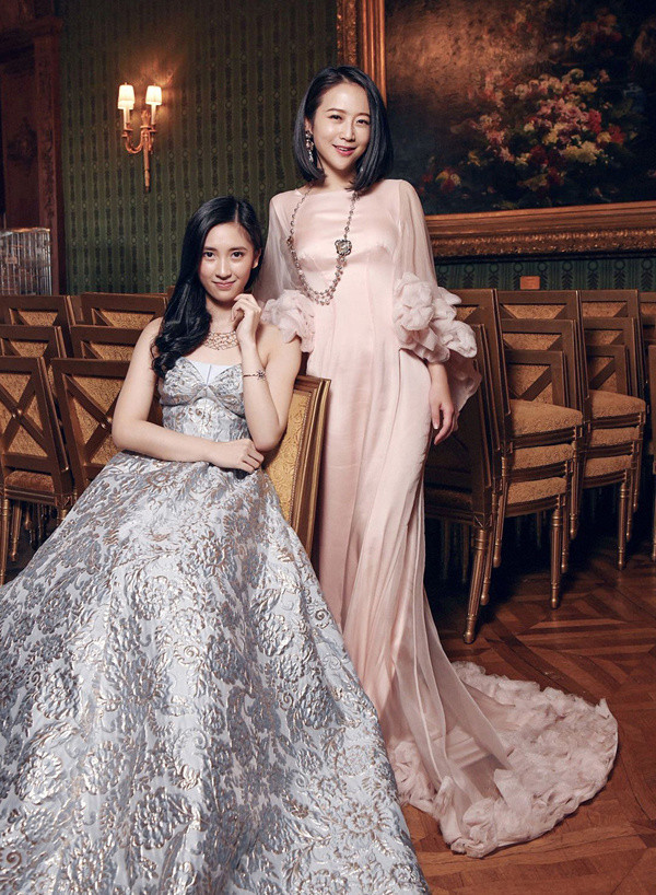 Con gái tuổi teen của các diễn viên Hong Kong