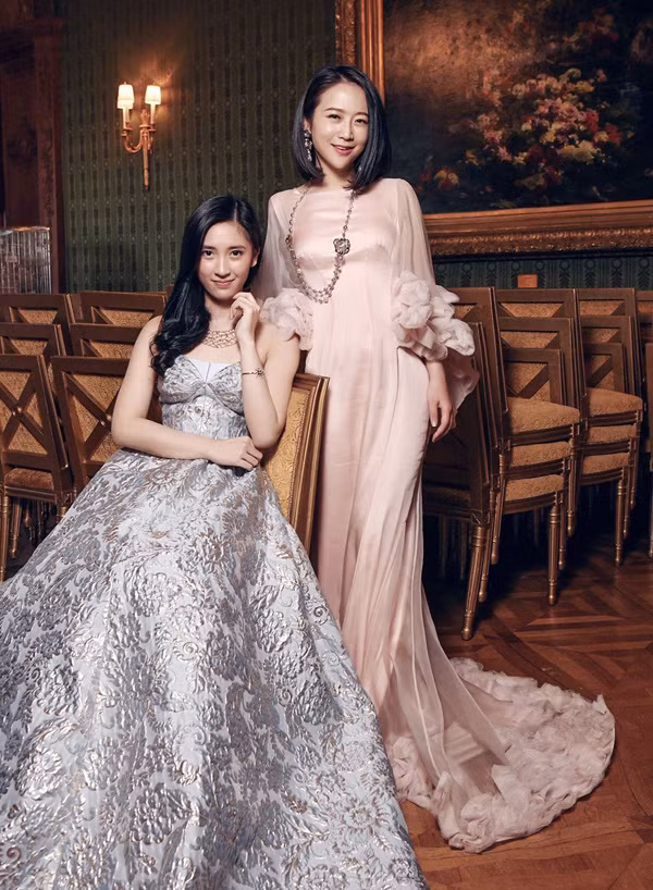 Con gái tuổi teen của các diễn viên Hong Kong