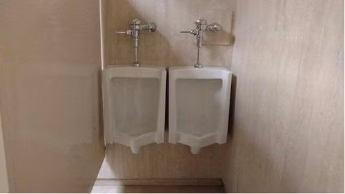 Bồn cầu cho tình thêm gắn kết.