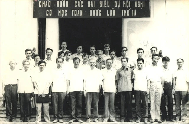 Các nhà khoa học đặt nền móng cho Olympic Cơ học 30 năm qua
