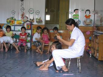 Chăm sóc trẻ từ những điều nhỏ nhất