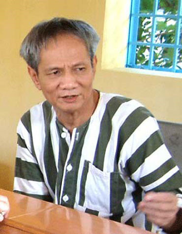 Người đàn bà cứ giao thừa lại đọc kinh kệ sám hối cho Năm Cam hình ảnh 3 nguoi dan ba cu giao thua lai doc kinh ke sam hoi cho nam cam hinh anh 3