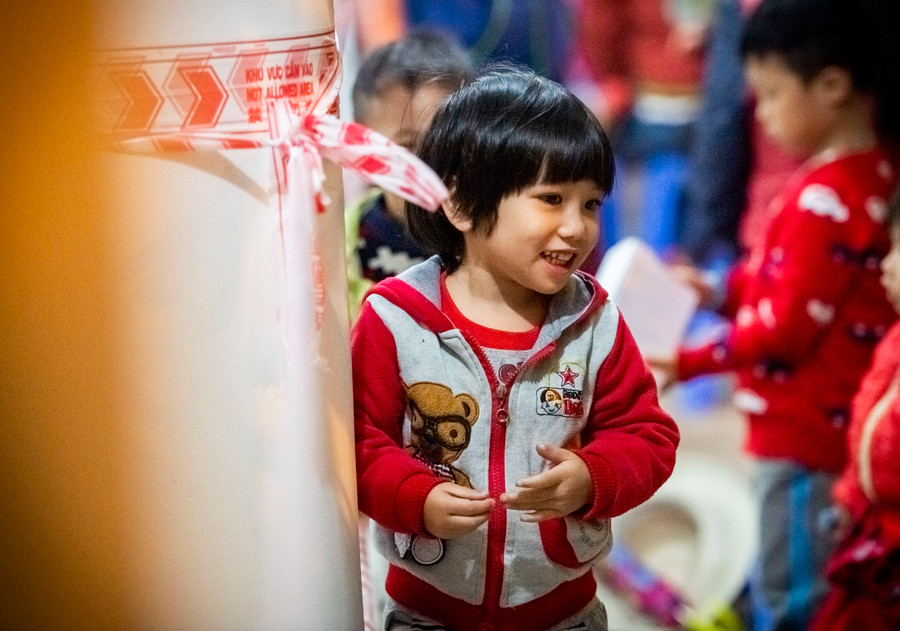 Bác sĩ Nguyễn Quang Thiều (Phó viện trưởng Viện Sốt rét, Ký sinh trùng và côn trùng Trung ương) cho biết kết quả dương tính chỉ cho thấy trẻ từng nhiễm sán lợn, đang có kháng thể để chống lại ký sinh trùng chứ không khẳng định trẻ đang có sán lợn trong người.