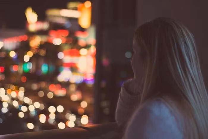 Những dấu hiệu cho thấy chàng vẫn chưa quên được người yêu cũ ảnh 9