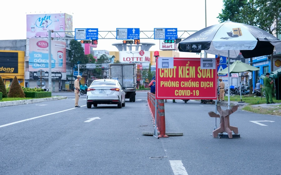 Cần Thơ tăng cường công tác kiểm tra, đảm bảo an toàn phòng chống dịch Covid-19 tại các địa phương áp dụng giãn cách xã hội theo Chỉ thị 16.