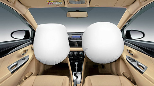 10 lưu ý vàng khi mua ô tô mới ảnh 2 Túi khí và các trang bị an toàn là điều ưu tiên khi mua xe. Ảnh: Autoweek.
