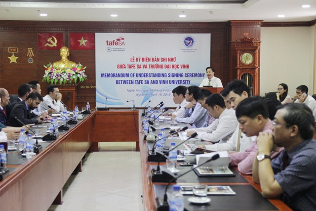Lễ Ký kết biên bản ghi nhớ giữa Trường TAFE SA (Australia) và Trường Đại học Vinh Lễ Ký kết biên bản ghi nhớ giữa Trường TAFE SA (Australia) và Trường Đại học Vinh