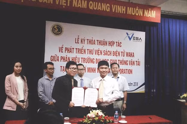 Đại diện Waka và UTC2 ký thỏa thuận hợp tác