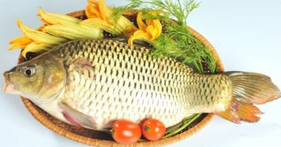 Khi làm sạch cá tuyệt đối đừng bỏ vảy đi, đó là bảo bối trường thọ, làm đẹp