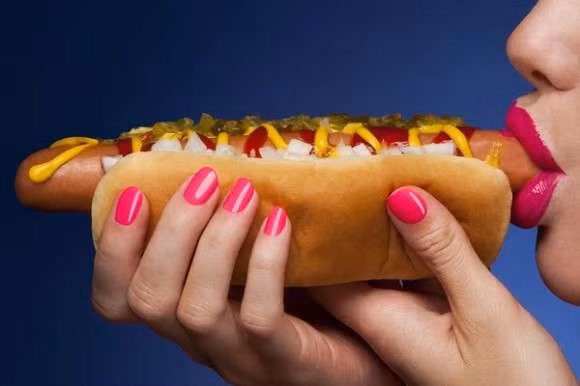 Hiểm họa từ xúc xích, lạp sườn - Ảnh 2