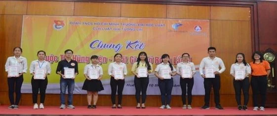 Chung kết cuộc thi hùng biện sinh viên lần II Trường ĐH Luật – ĐH Huế. 