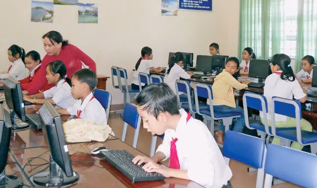 Chuẩn bị các điều kiện triển khai đổi mới Chương trình, SGK GDPT