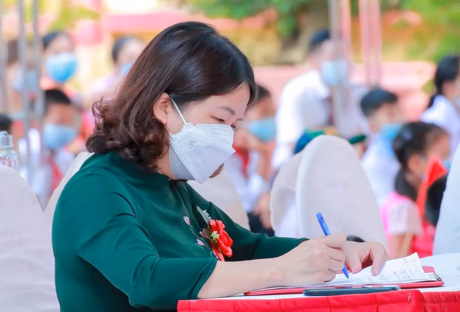 Cô Lò Thị Tuyết Dung