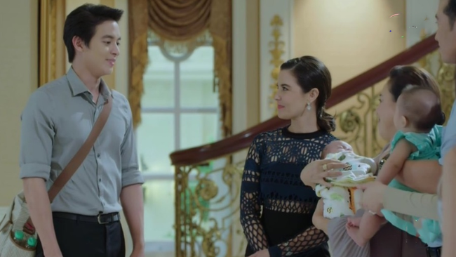 Đi xuất khẩu lao động 3 năm về thấy vợ bế trên tay hai đứa trẻ giống mình y đúc mà chồng hoảng hồn, song sự thật đằng sau mới khiến anh sốc nặng - Ảnh 2. Đi xuất khẩu lao động 3 năm về thấy vợ bế trên tay hai đứa trẻ giống mình y đúc mà chồng hoảng hồn, song sự thật đằng sau mới khiến anh sốc nặng - Ảnh 2.