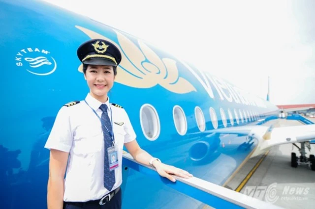 Nhan sắc nữ cơ trưởng đầu tiên của Vietnam Airlines