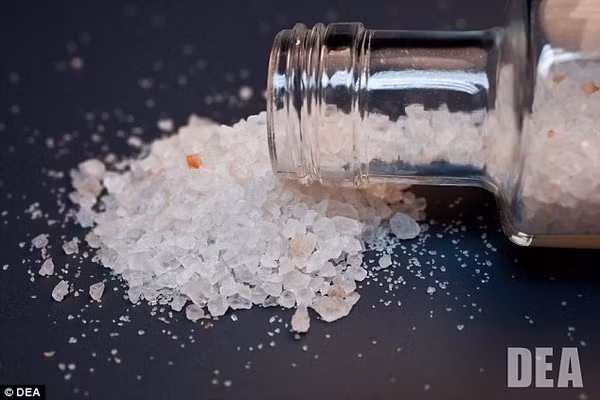 Sự thật về loại ma túy có mùi hôi chân phá hủy cơ thể đáng sợ hơn cả “đập đá“