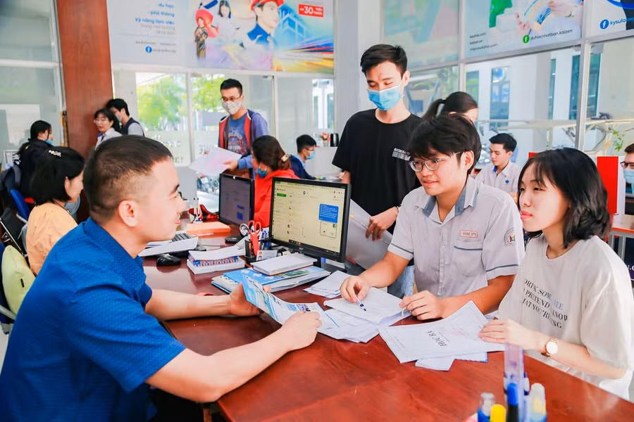 Điểm chuẩn phương thức xét học bạ THPT vào các trường năm nay tăng cao