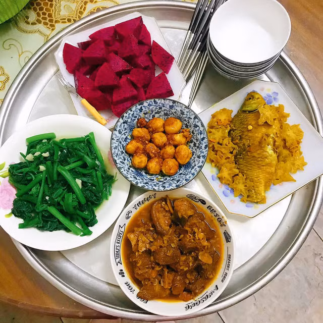 Mâm cơm vợ nấu cho 5 người chưa tới 100k vẫn đề huề khiến chồng khen nức nở - Ảnh 10.