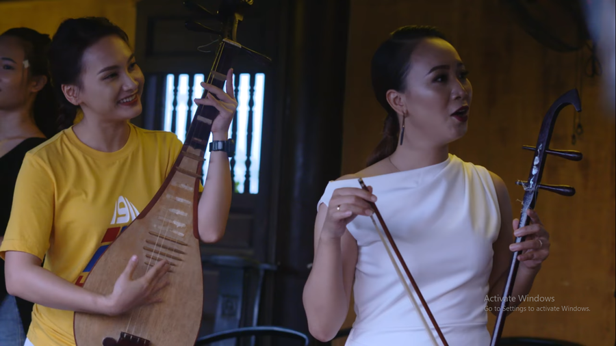 Tinh hoa Bắc Bộ: Bảo Thanh và Khánh Linh hóa thân thành tú nữ.