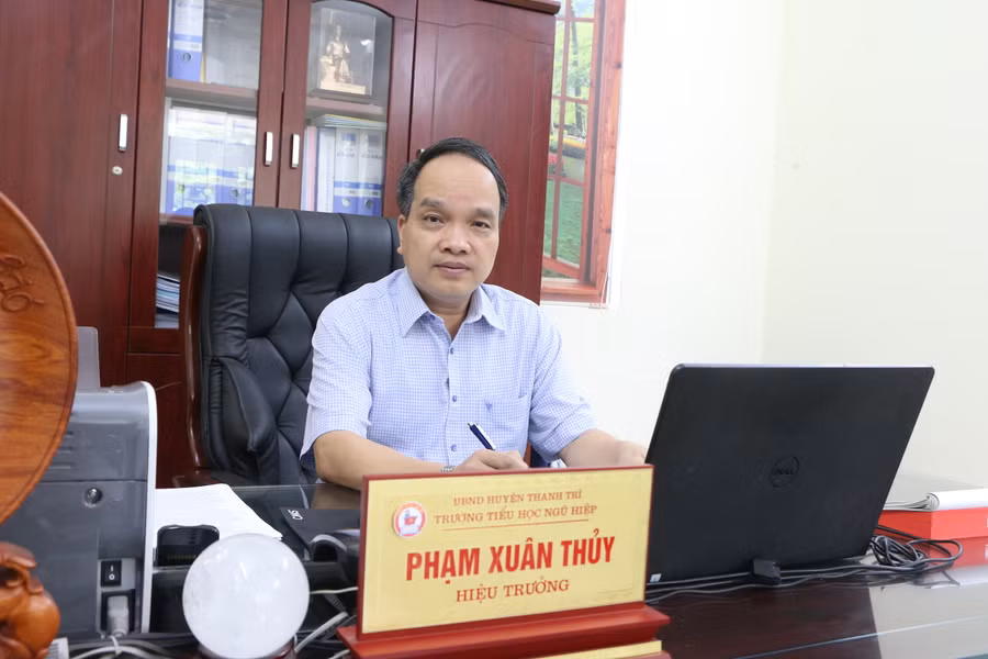 Thầy Phạm Xuân Thủy - Hiệu trưởng Trường Tiểu học Ngũ Hiệp nhấn mạnh tới vai trò của bữa ăn bán trú cho học sinh.