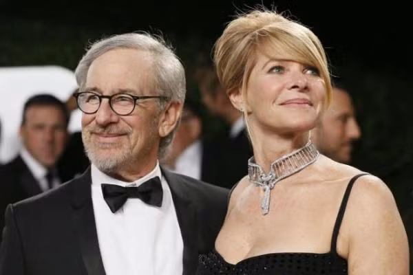 Đạo diễn Steven Spielberg và vợ, nữ diễn viên Kate Capshaw.