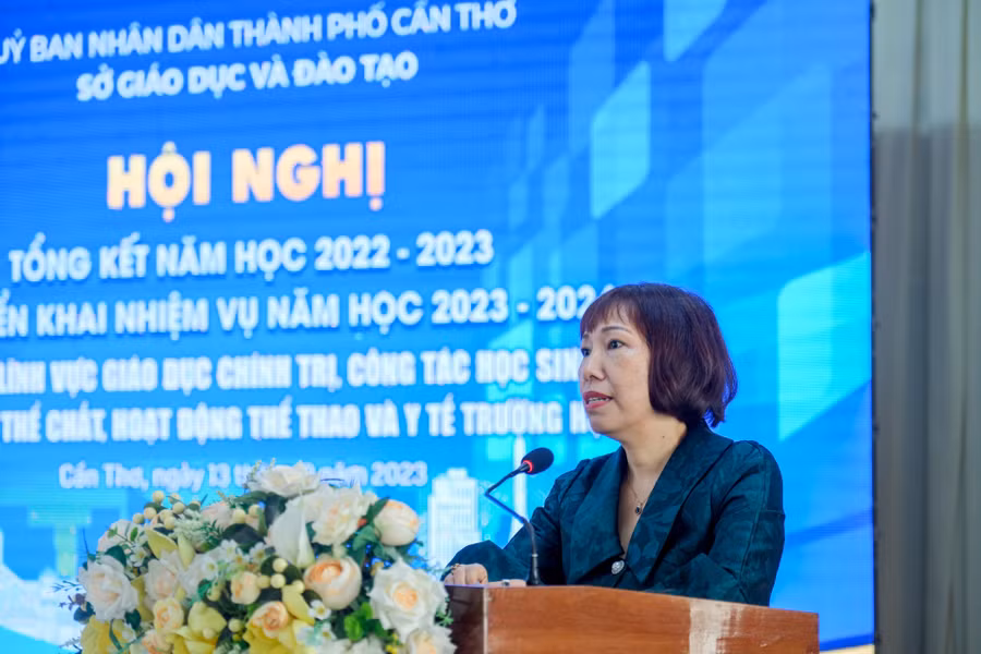 Bà Lê Thị Thùy Dung - Phó Giám đốc Sở GD&amp;ĐT TP Cần Thơ phát biểu chỉ đạo Hội nghị.