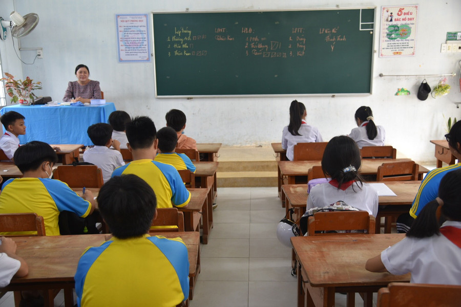 Ngày tựu trường của học sinh trường THCS Thị trấn Mỹ Thọ (huyện Cao Lãnh).