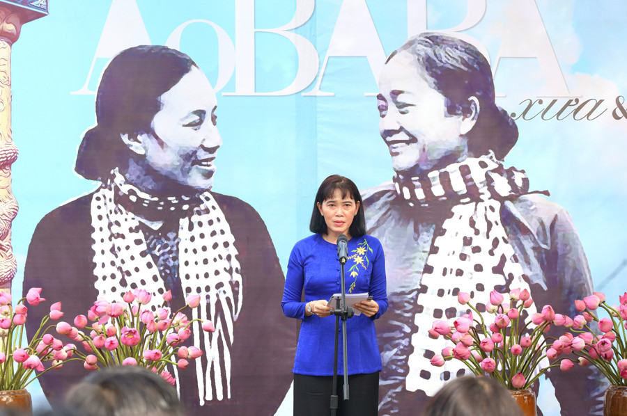 Bà Hồ Thu Ánh, Phó Chủ tịch UBND tỉnh Hậu Giang phát biểu khai mạc (ảnh Minh Trung) Bà Hồ Thu Ánh, Phó Chủ tịch UBND tỉnh Hậu Giang phát biểu khai mạc (ảnh Minh Trung)