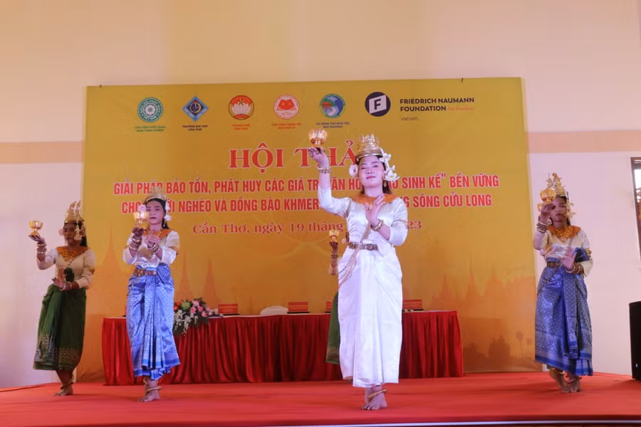 Tạo sinh kế cho đồng bào Khmer phải dựa trên việc giữ gìn và phát huy các giá trị văn hóa truyền thống dân tộc