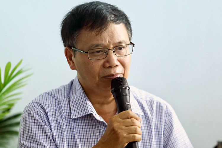 PGS.TS Nguyễn Hồng Tiến phát biểu tại tọa đàm. Ảnh: Gia Chính