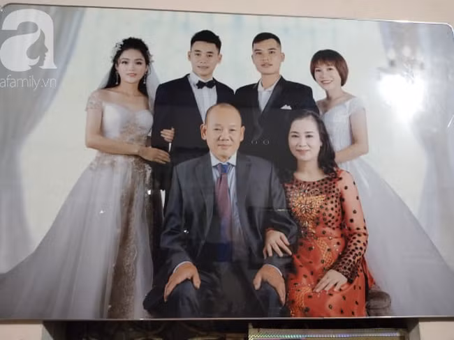 Chuyện chưa từng yêu nhưng vẫn đám cưới của cô hoa khôi Lạng Sơn 29 năm trước: Là người đầu tiên trong làng mặc váy cưới và dàn "siêu xe" rước dâu khiến tất cả "lác mắt" - Ảnh 7.