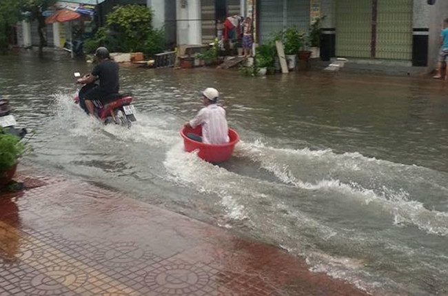 Sau cơn mưa, đường phố còn lại gì? hình ảnh 12 sau con mua, duong pho con lai gi? hinh anh 12