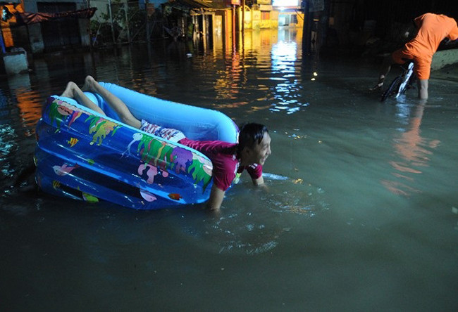 Sau cơn mưa, đường phố còn lại gì? hình ảnh 7 sau con mua, duong pho con lai gi? hinh anh 7