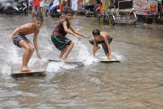 Sau cơn mưa, đường phố còn lại gì? hình ảnh 6 sau con mua, duong pho con lai gi? hinh anh 6