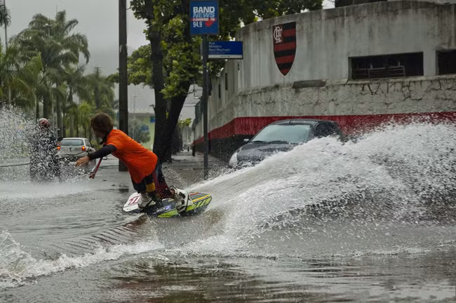 Sau cơn mưa, đường phố còn lại gì? hình ảnh 9 sau con mua, duong pho con lai gi? hinh anh 9
