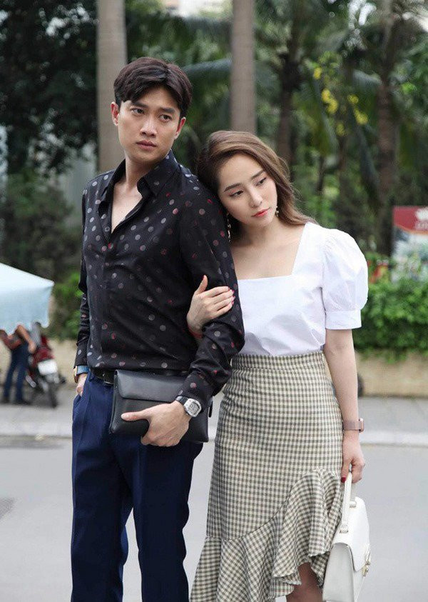 4 kiểu trang phục người đẹp Việt thường xuyên diện để giấu nhẹm bắp tay thô ảnh 9 chang xa la gi, den cac nguoi dep viet cung nho may thu nay de giau nhem bap tay tho - 10