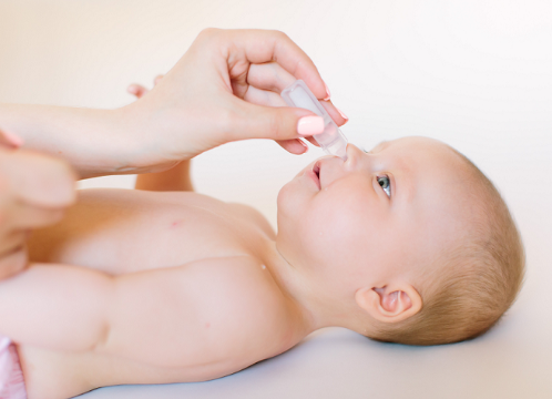 6 cách rửa mũi cho trẻ sơ sinh và trẻ nhỏ sạch, hết bẩn ảnh 4 6 cách rửa mũi cho trẻ sơ sinh và trẻ nhỏ sạch, hết bẩn ảnh 4