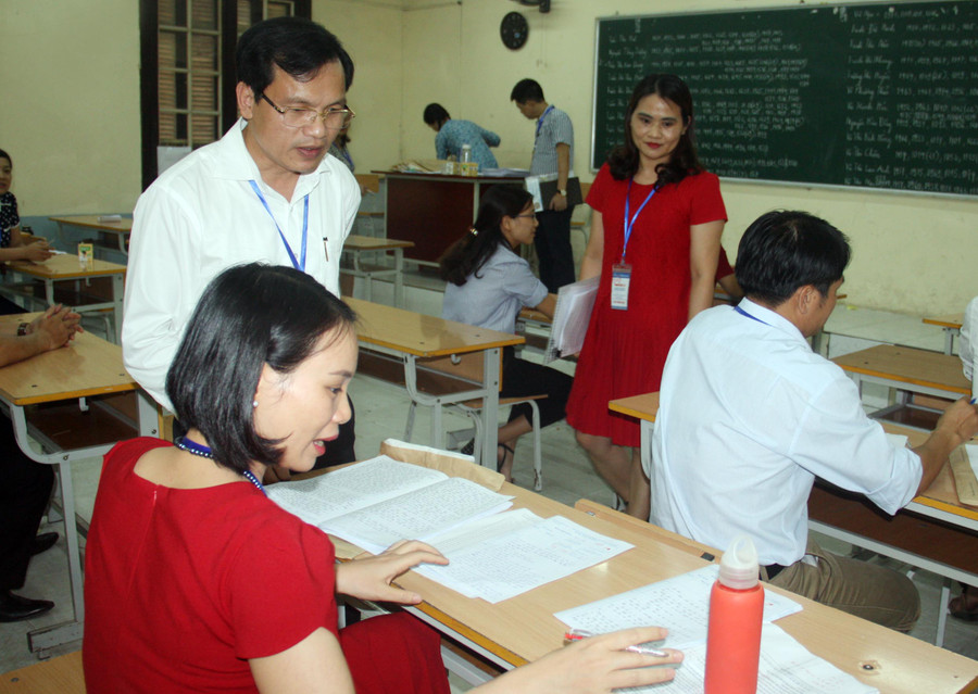 Ông Mai Văn Trinh kiểm tra công tác chấm thi THPT quốc gia 2018 Ông Mai Văn Trinh kiểm tra công tác chấm thi THPT quốc gia 2018