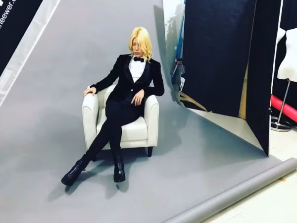 Roland sở hữu dáng người cao ráo