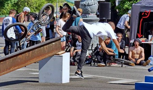 Nhân chứng bất đắc dĩ.