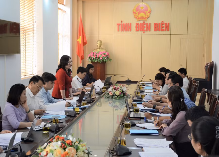 Thứ trưởng Ngô Thị Minh mong muốn tỉnh Điện Biên cần tiếp tục quan tâm bồi dưỡng nâng cao năng lực cho giáo viên, CBQL theo lộ trình của Bộ GD&amp;ĐT.