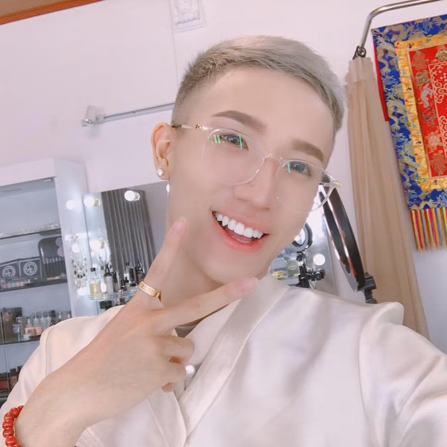 Hot face 20 tuổi kiếm 50 triệu/tháng từ nghề make-up ảnh 2 Hot face 20 tuổi kiếm 50 triệu/tháng từ nghề make-up ảnh 2