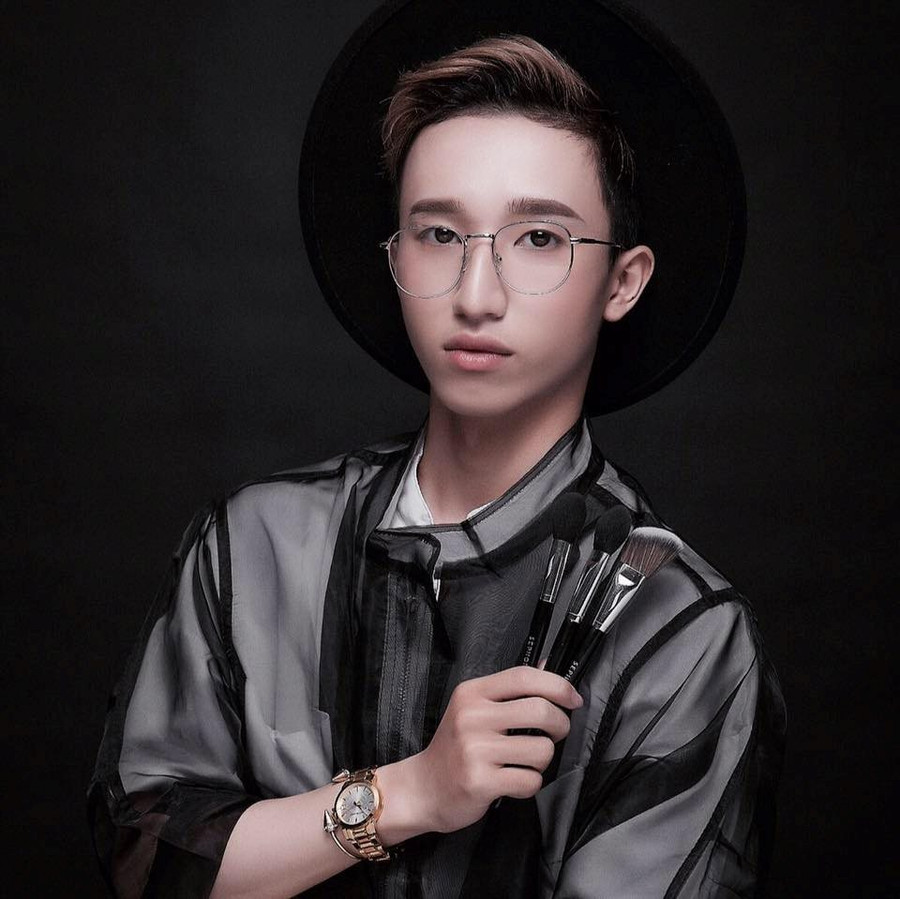 Hot face 20 tuổi kiếm 50 triệu/tháng từ nghề make-up ảnh 1