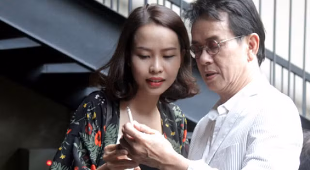 Ảnh hiếm hoi của nhạc sĩ Đức Huy với vợ 9x. Ảnh: TL.