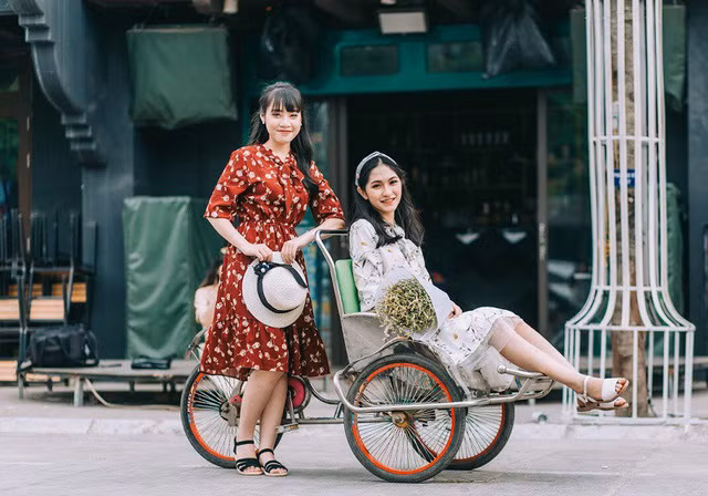 Kỷ yếu đậm chất... tổ dân phố của học sinh Quảng Ninh ảnh 8