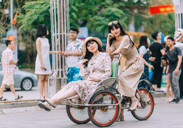 Kỷ yếu đậm chất... tổ dân phố của học sinh Quảng Ninh ảnh 12