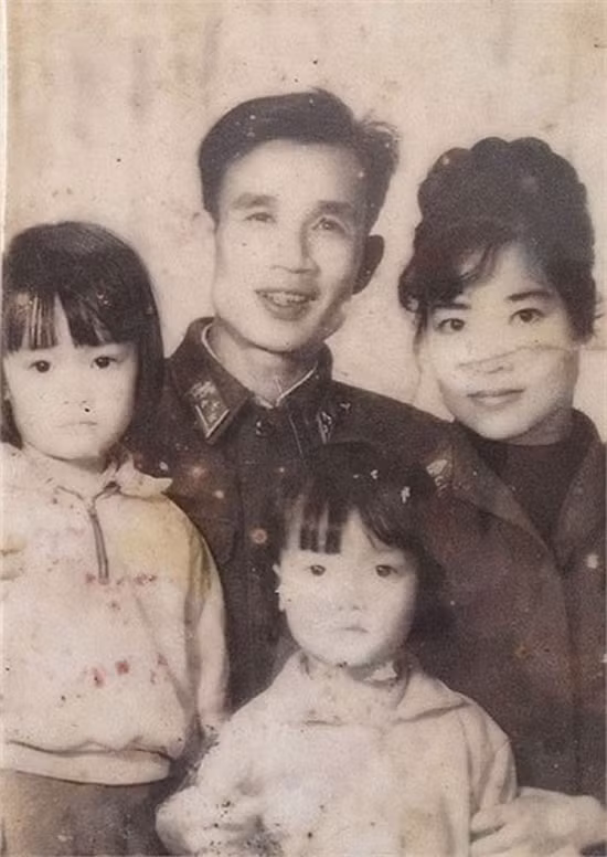 Vẻ ngoài của Vân Dung qua hơn 40 năm