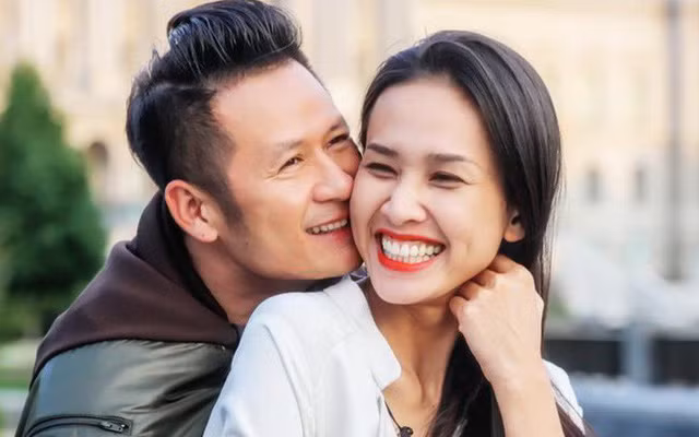 Dương Mỹ Linh và nam ca sĩ Bằng Kiều từng có mối tình 3 năm mặn nồng. Chuyện tình của Bằng Kiều và Dương Mỹ Linh bắt đầu sau khi Bằng Kiều chia tay Trizzie một thời gian. Ngỡ rằng chuyện tình của cả hai sẽ có hồi kết đẹp thì giữa tháng 7/2017, thông tin chuyện chia tay của cặp đôi được truyền thông đồng loạt đăng tải.