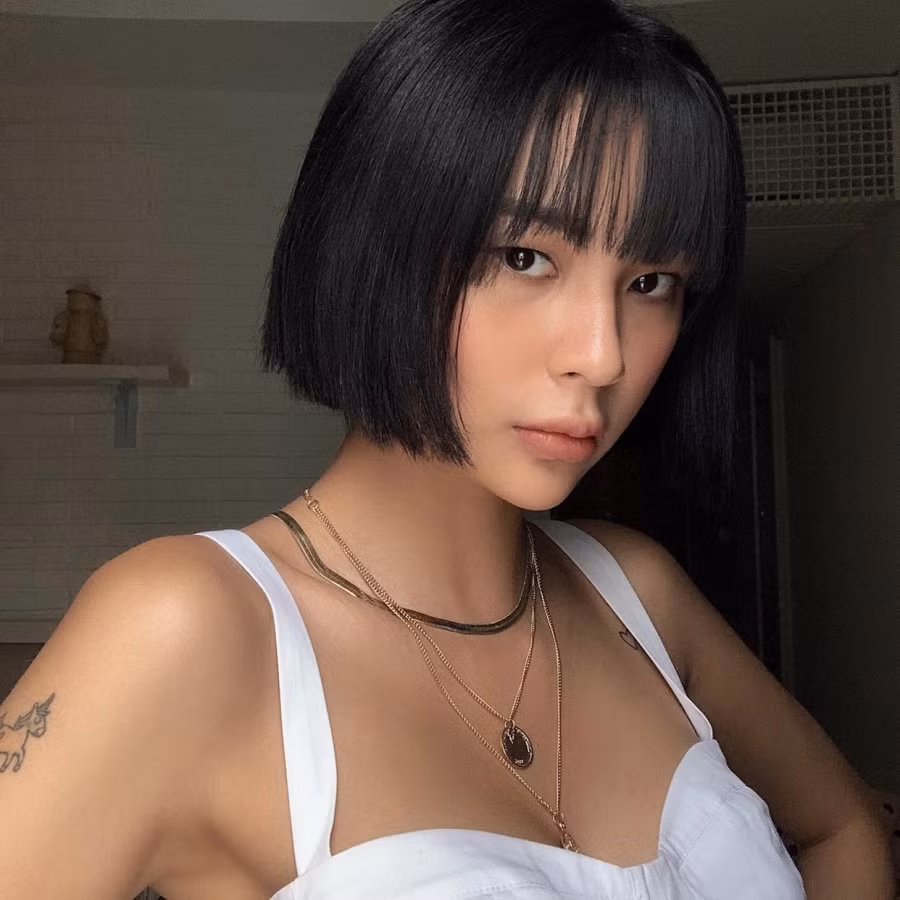 Phí Phương Anh lộ gương mặt khác lạ nghi do bơm môi ảnh 1 Gương mặt khác lạ, bị nghi mới bơm môi của Phí Phương Anh.